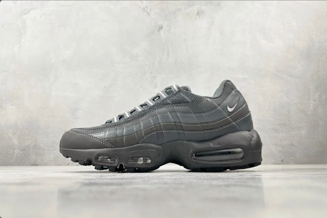 Nike Air Max 95 grau