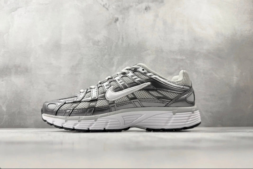 Nike P-6000 grau-silber