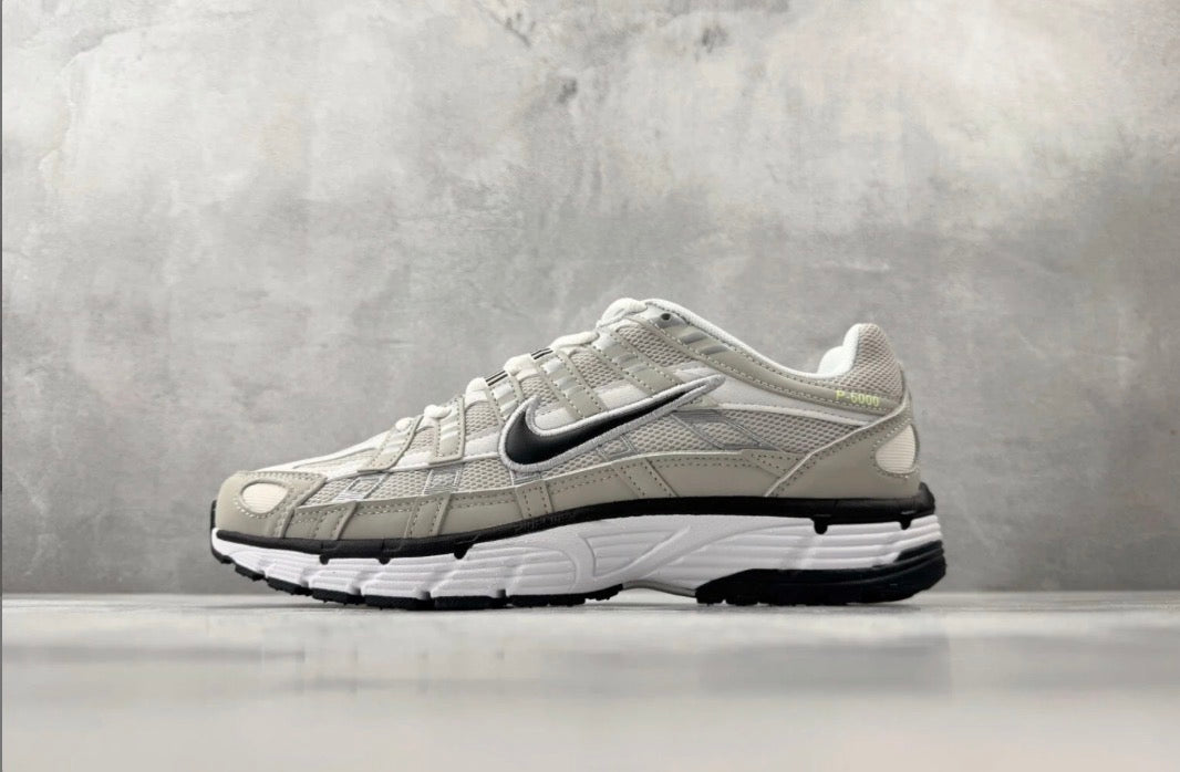 Nike P-6000 weiß-grau